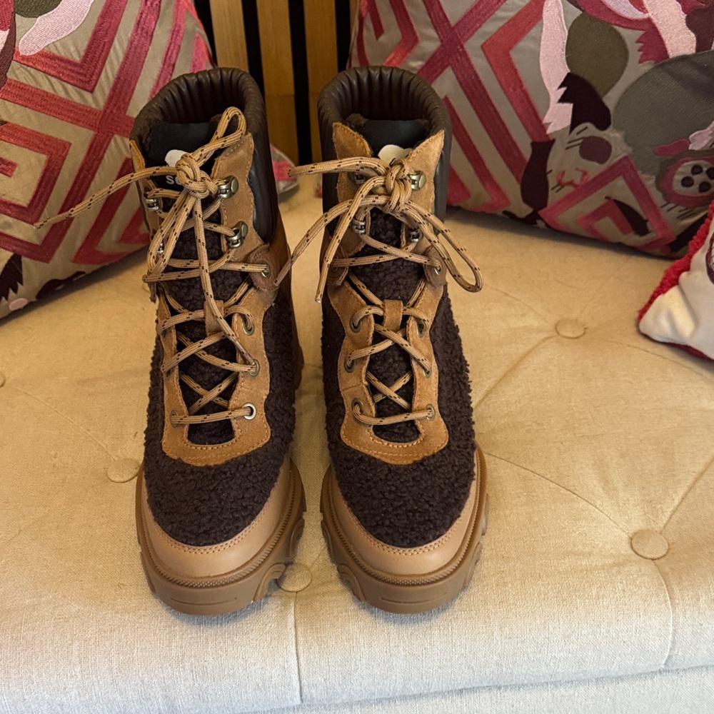 Sorel Brown Lace Up Boots